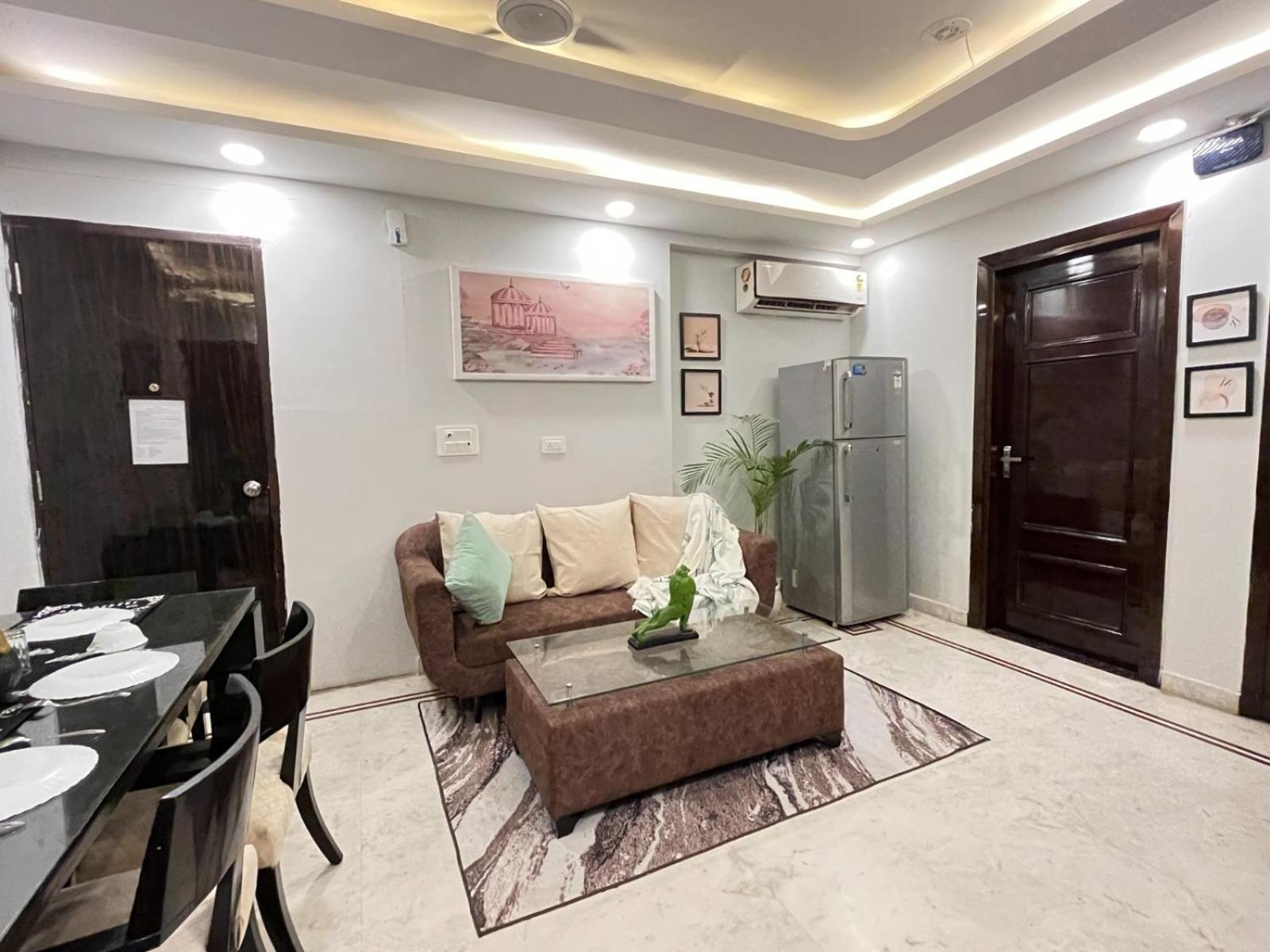 Bedchambers Medicity Serviced Apartments In Gurgáon Kültér fotó