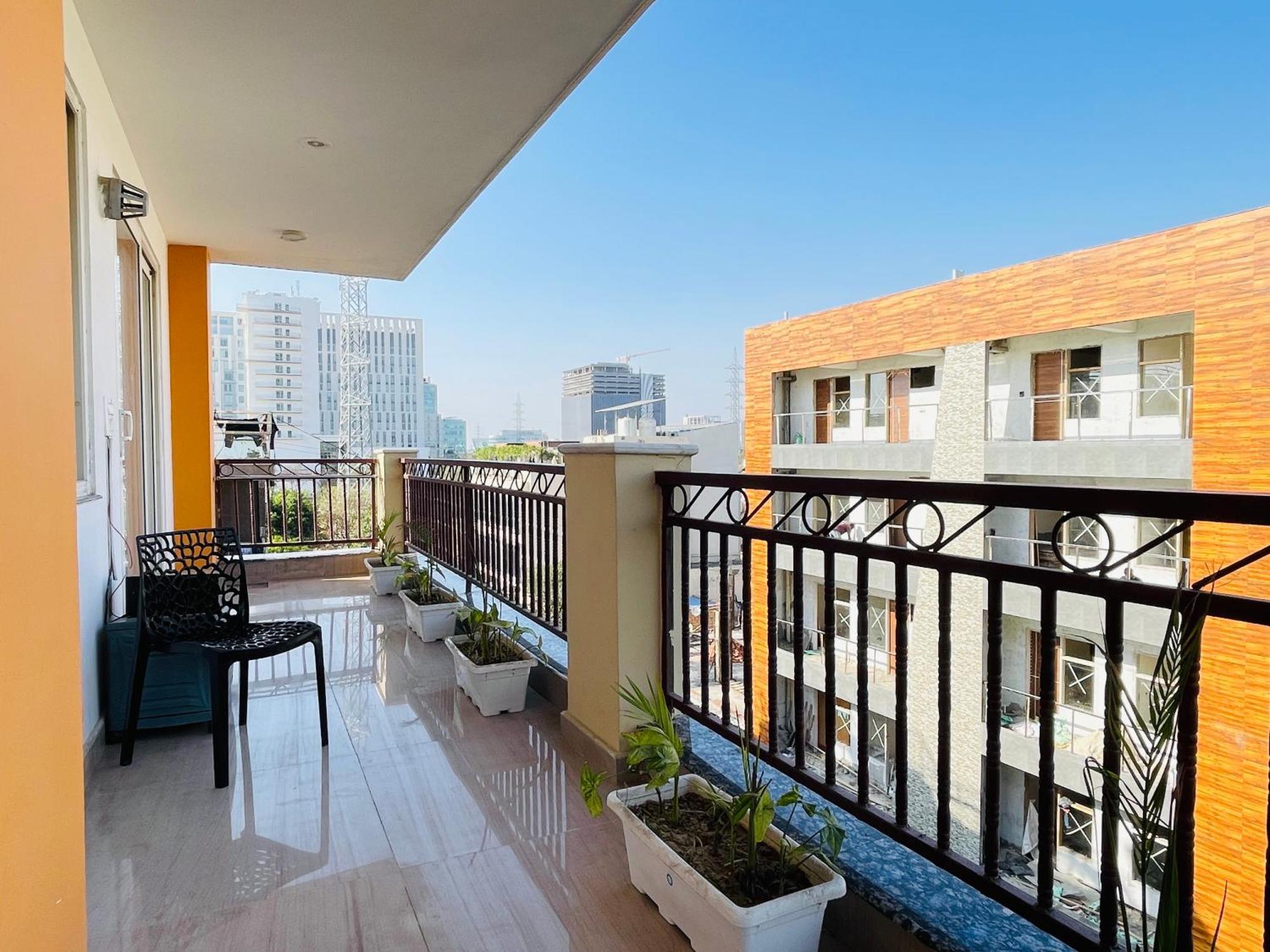 Bedchambers Medicity Serviced Apartments In Gurgáon Kültér fotó
