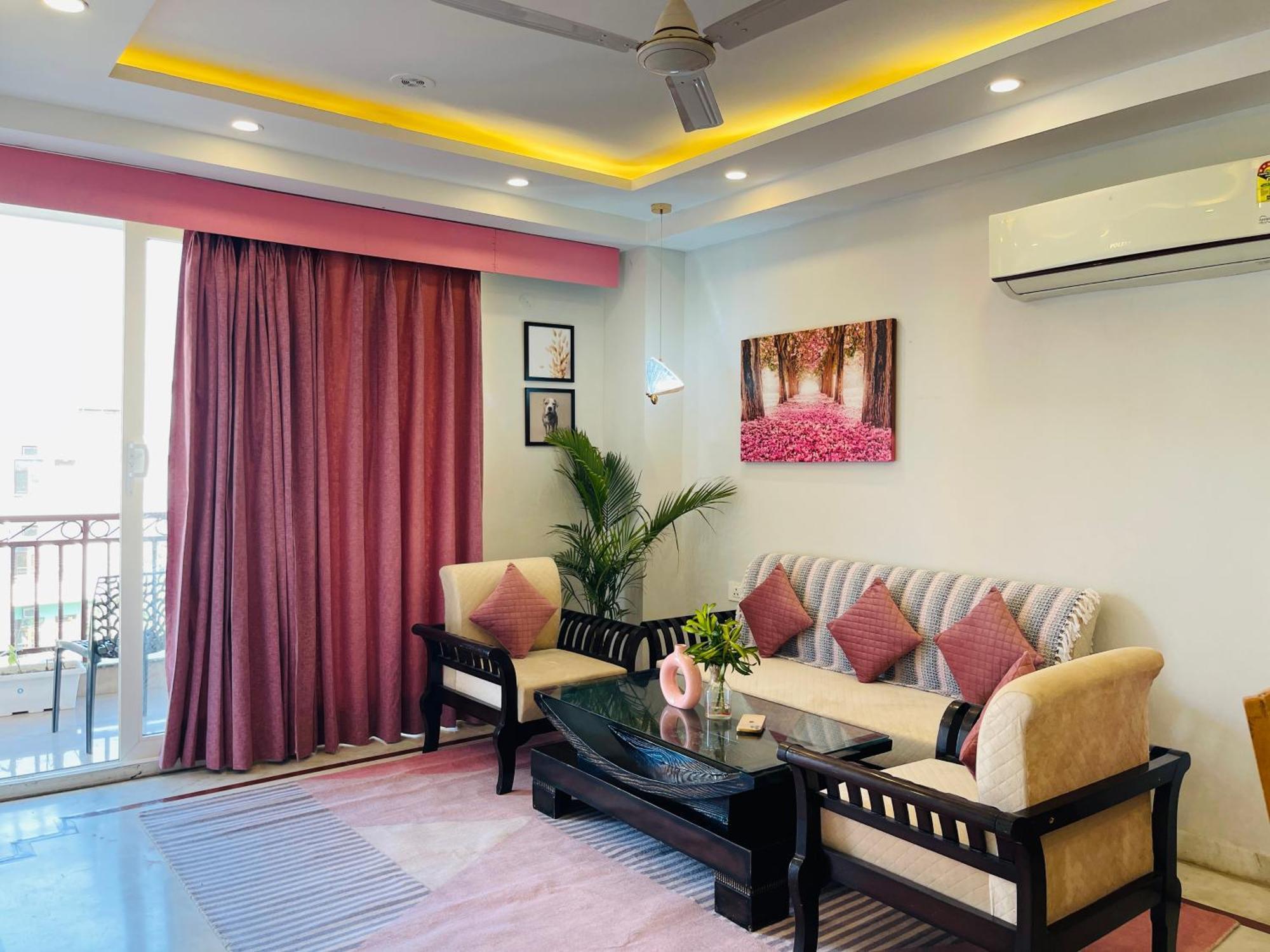 Bedchambers Medicity Serviced Apartments In Gurgáon Kültér fotó